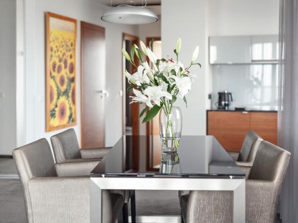 Sea Premium Apartments - Destigo Hotels : photo 2 de la chambre appartement avec vue partielle sur mer