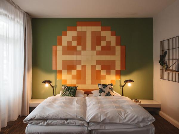 Superbude Hamburg Altona : photo 4 de la chambre chambre double type maison d'hôtes xl