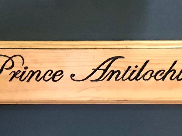 VASILIKON Hotel 1888 the past is present HISTORICAL PRESERVATION MONUMENT : photo 1 de la chambre chambre lit king-size avec balcon