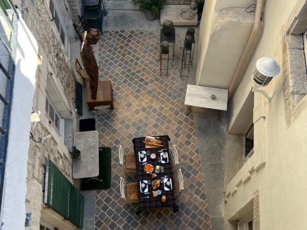 Le Regardeur : photo 1 de la chambre chambre double avec salle de bains privative