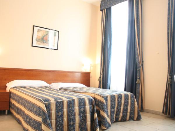 Hotel Alessander : photo 6 de la chambre chambre lits jumeaux