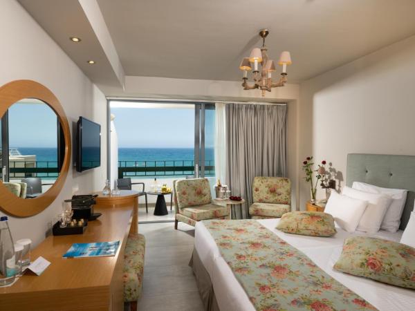 Aquila Porto Rethymno : photo 2 de la chambre chambre double supérieure - vue sur mer