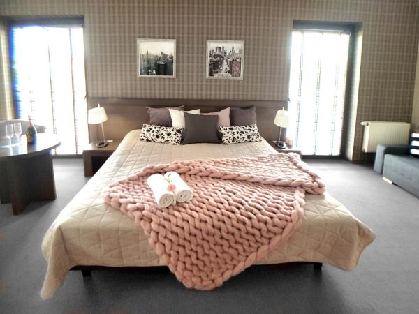 Hotel Willanova : photo 2 de la chambre chambre quadruple avec salle de bains