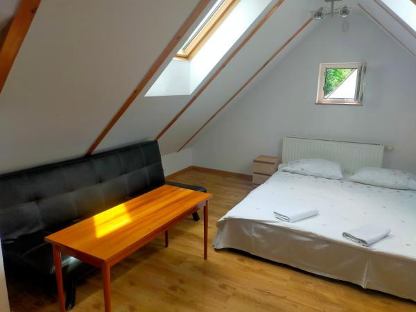 Hostel Madeira : photo 4 de la chambre chambre familiale avec salle de bains privative