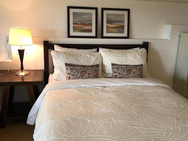 one bedroom suite near Hillside mall : photo 10 de la chambre suite familiale