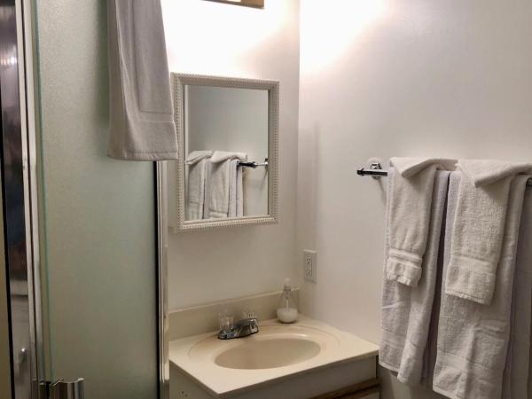 one bedroom suite near Hillside mall : photo 7 de la chambre suite familiale