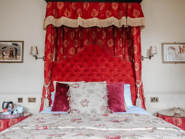 York Pavilion Hotel, Sure Hotel Collection by Best Western : photo 2 de la chambre suite lit queen-size