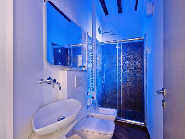 Rooms Old Port Genova : photo 5 de la chambre petite chambre double