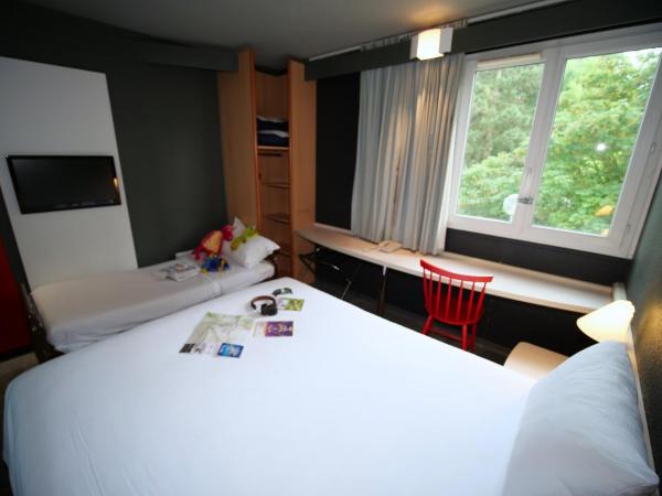 ibis Chartres Ouest Luce : photo 2 de la chambre chambre double avec lit d'appoint