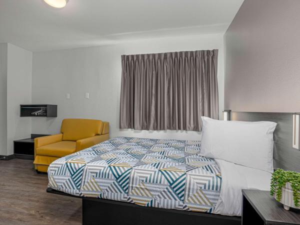 Motel 6-San Diego, CA - Downtown : photo 2 de la chambre chambre lit queen-size - accessible aux personnes à mobilité réduite