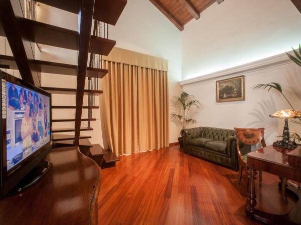 Hotel Flora : photo 2 de la chambre suite avec terrasse