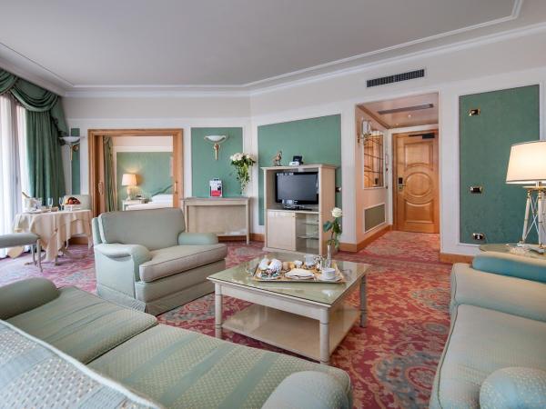 Royal Hotel Carlton : photo 3 de la chambre suite