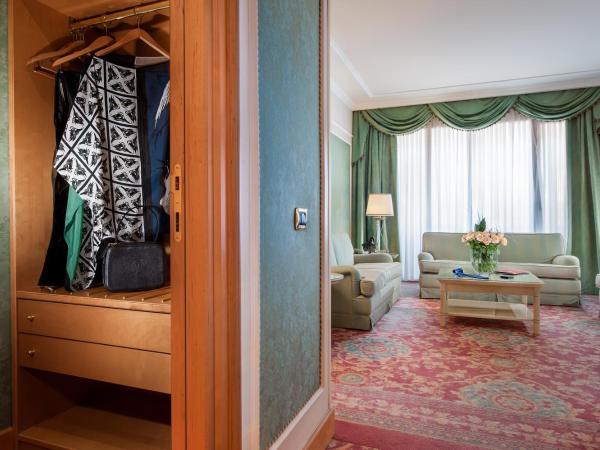 Royal Hotel Carlton : photo 5 de la chambre suite
