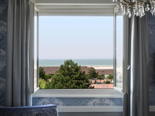 Hôtel Barrière Le Normandy : photo 2 de la chambre chambre deluxe - vue sur mer