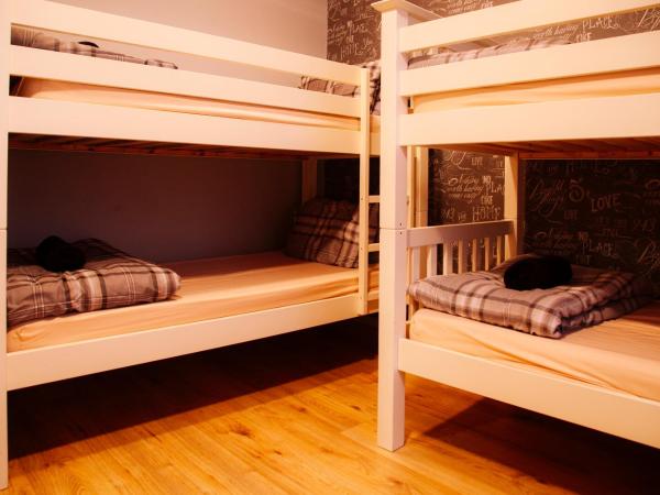 Edinburgh Backpackers : photo 1 de la chambre chambre quadruple avec salle de bains commune