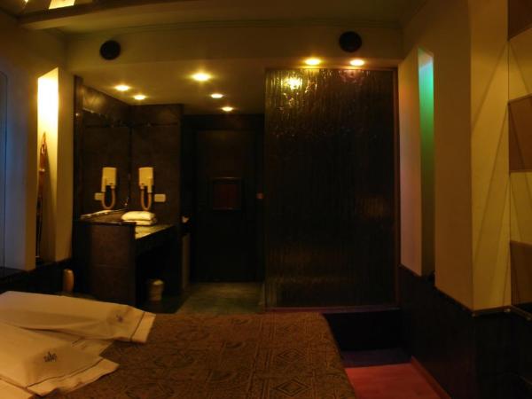 Dallas Hotel -Motel- : photo 5 de la chambre chambre lit queen-size 