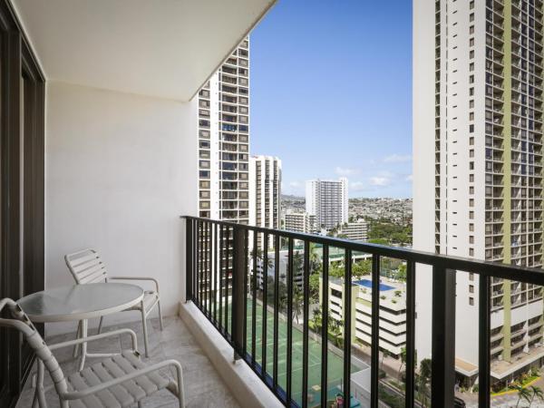 Aston at the Waikiki Banyan : photo 6 de la chambre suite 1 chambre - vue sur ville