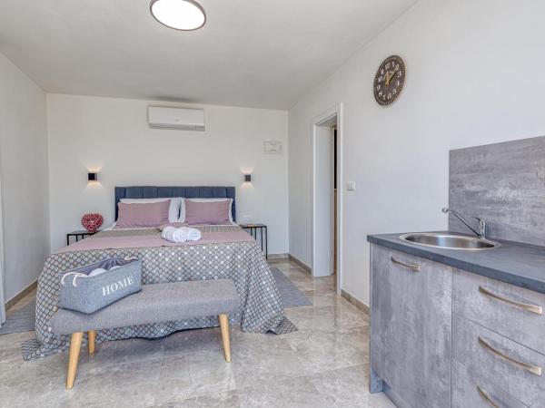 Rooms Nilda : photo 4 de la chambre chambre double avec salle de bains privative