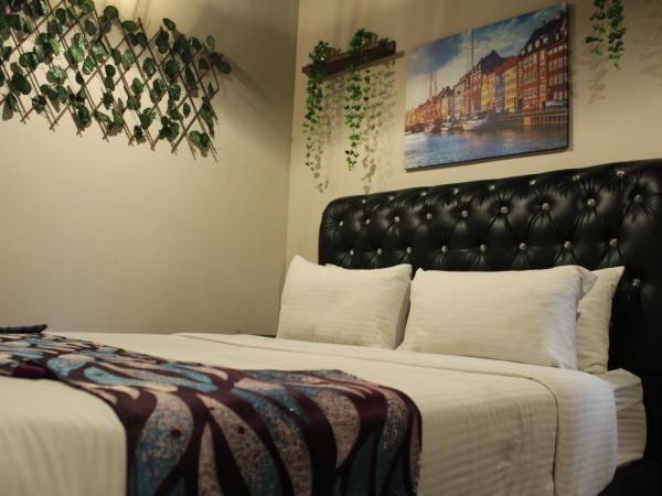 Ghazrin's Garuda Hotel : photo 3 de la chambre chambre double