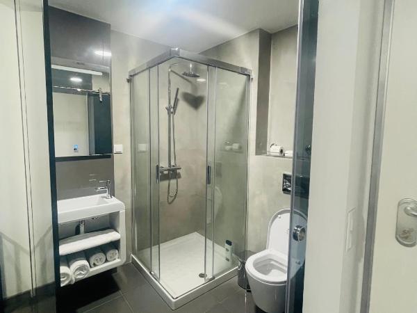 Ergosuites : photo 4 de la chambre chambre double avec salle de bains privative