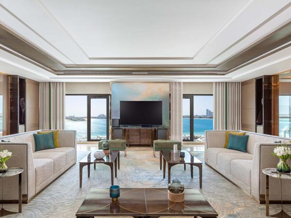 Taj Exotica Resort & Spa, The Palm, Dubai : photo 3 de la chambre suite présidentielle 4 chambres avec accès au salon club, goûter et cocktails en soirée - vue sur mer