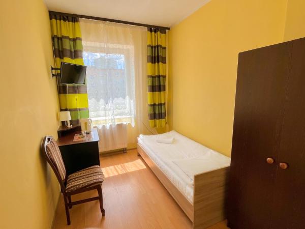 Hostel DV Morski - z prywatnymi łazienkami : photo 7 de la chambre chambre simple avec salle de bains