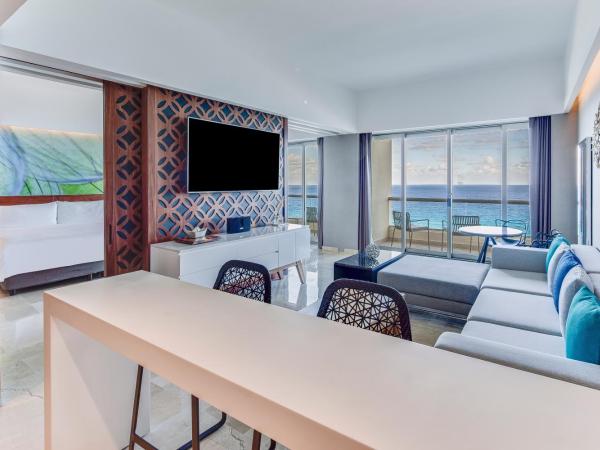 Live Aqua Beach Resort Cancun : photo 1 de la chambre suite viento