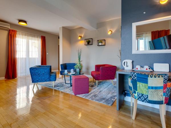 Hotel Sky : photo 8 de la chambre suite familiale avec balcon