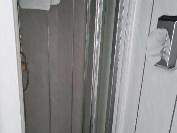 Queens Plaza Hotel : photo 7 de la chambre chambre lits jumeaux - vue sur mer