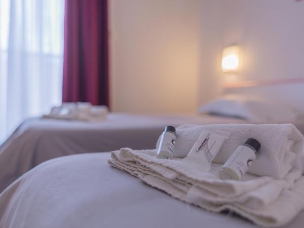 The Originals City, Relax'Otel & Spa, Le Barcarès : photo 6 de la chambre chambre lits jumeaux Économique