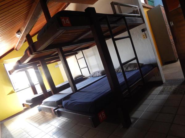 Laranjeiras Hostel : photo 2 de la chambre lit dans dortoir pour hommes de 8 lits avec climatisation