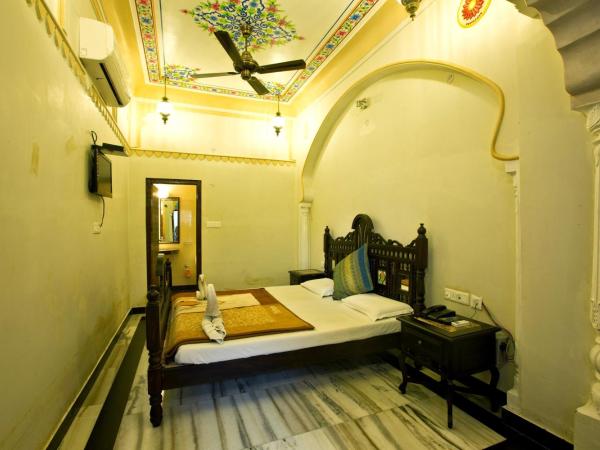 Hotel Kalyan : photo 3 de la chambre chambre double supérieure