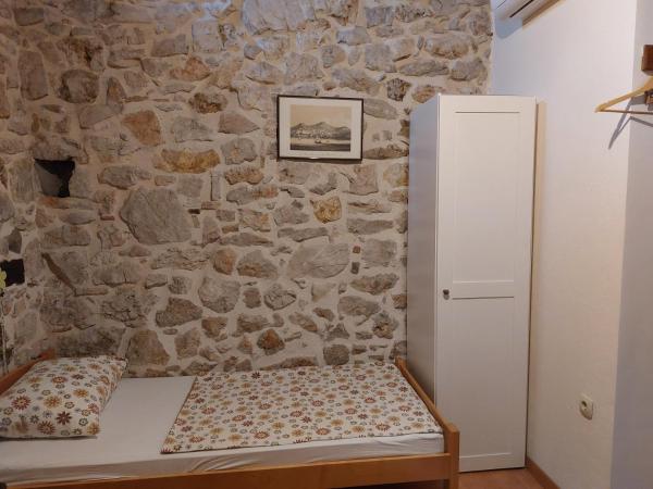 Guesthouse Merla : photo 1 de la chambre chambre lits jumeaux