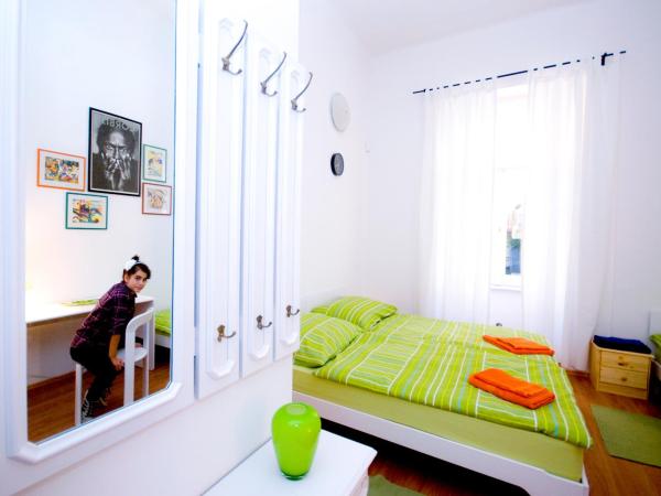 CentrÁlom Apartman : photo 5 de la chambre chambre triple