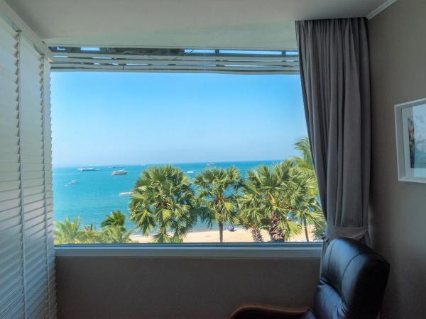 The Beach Front Resort, Pattaya : photo 9 de la chambre suite familiale - vue sur mer