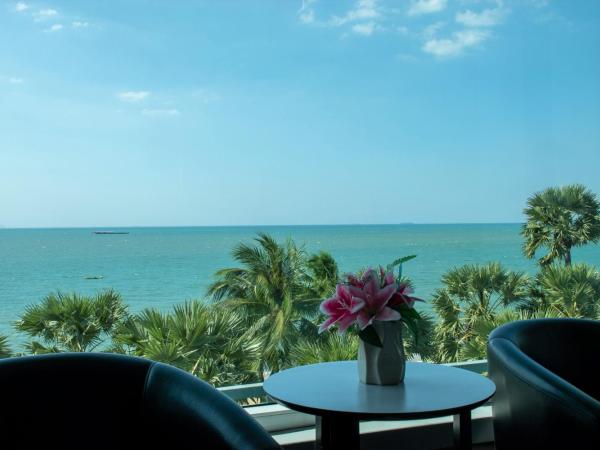 The Beach Front Resort, Pattaya : photo 7 de la chambre suite - vue sur mer
