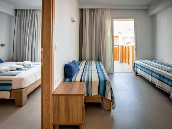 Ilian Beach & Apartments : photo 9 de la chambre appartement 1 chambre avec vue latérale sur la mer