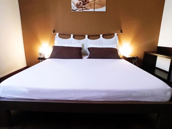 Colazione da Augusta - Guesthouse : photo 1 de la chambre chambre double avec salle de bains privative extérieure