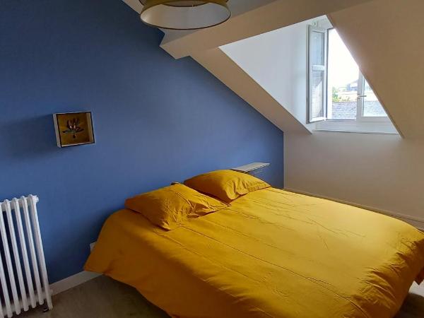 HISTOIRE DE LOIRE - LA TOUE : photo 1 de la chambre chambre double avec salle de bains commune