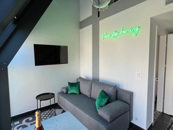 NEON APARTMENTS : photo 4 de la chambre appartement en duplex