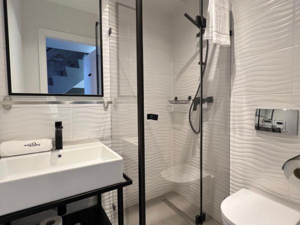 NEON APARTMENTS : photo 5 de la chambre appartement en duplex