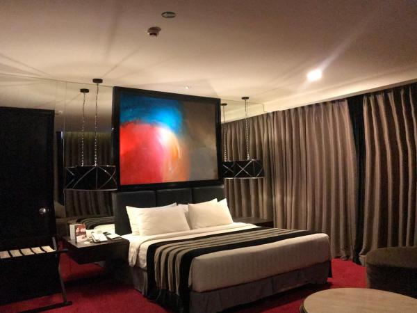 Amaroossa Cosmo Jakarta : photo 3 de la chambre suite