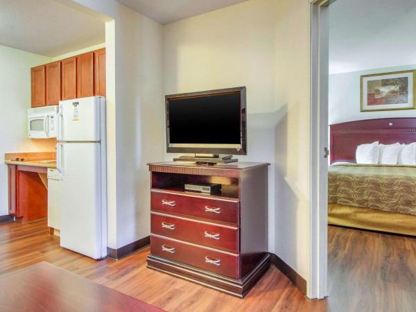 MainStay Suites Texas Medical Center-Reliant Park : photo 7 de la chambre suite lit queen-size supérieure avec canapé-lit - non-fumeurs