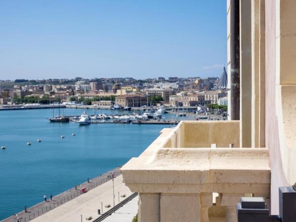 Grand Hotel Des Etrangers : photo 1 de la chambre suite junior