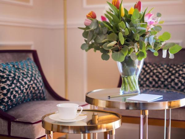 Grand Hotel Des Etrangers : photo 4 de la chambre suite - vue sur mer