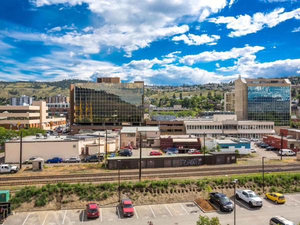 Sandman Signature Kamloops Hotel : photo 5 de la chambre grand room, 2 queen beds, city view