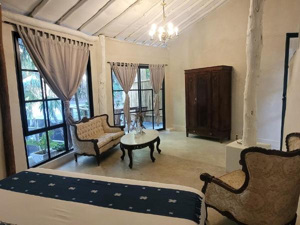 Casa Ambar Hotel & Boutique - Located in the Heart of Tulum Hotel Zone : photo 4 de la chambre superior king size with balcony