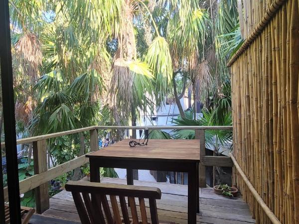 Casa Ambar Hotel & Boutique - Located in the Heart of Tulum Hotel Zone : photo 9 de la chambre superior king size with balcony