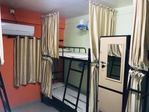 Ashirwad Guest House (Male Only) : photo 1 de la chambre lit dans dortoir de 8 lits