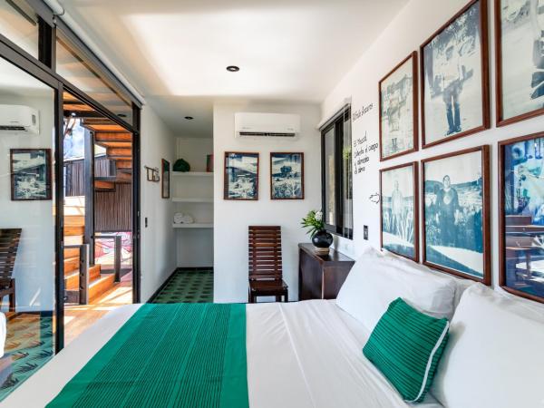 Cabane Container Hotel - ADULTS ONLY : photo 3 de la chambre chambre lit king-size - vue sur mer